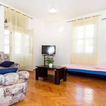 Rogosic Apartment