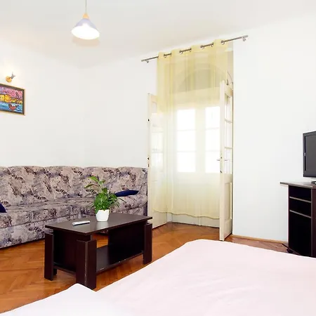Rogosic Apartment *