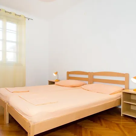 Rogosic Apartment